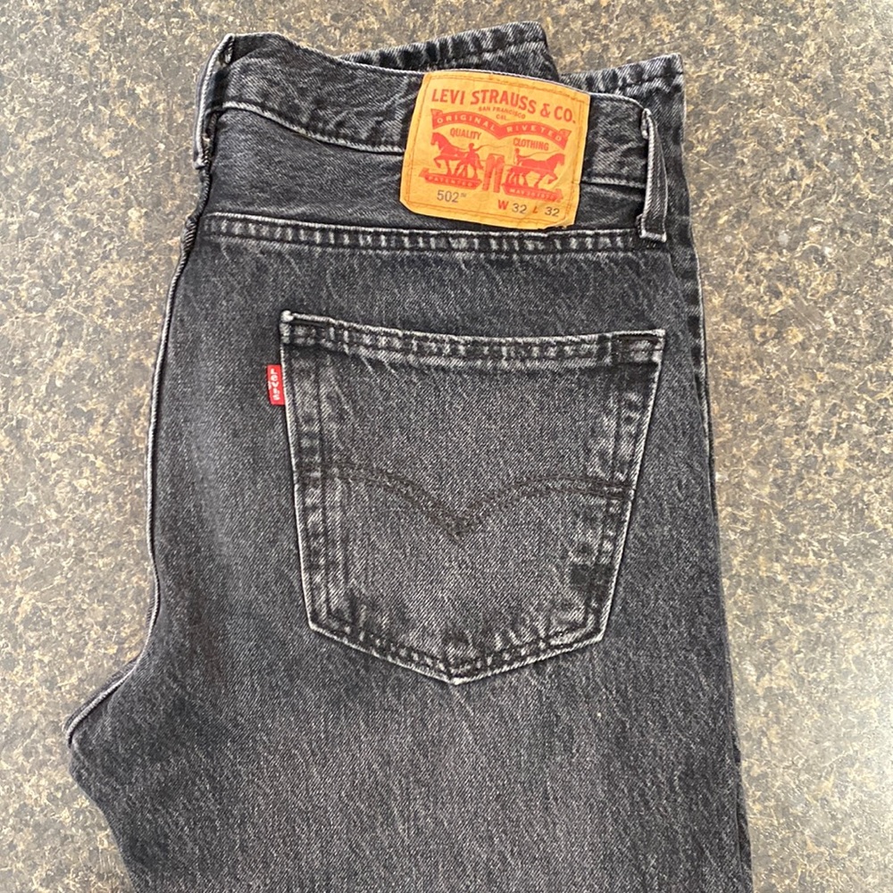 Used mens Levi’s 502 black jeans. 32X32
